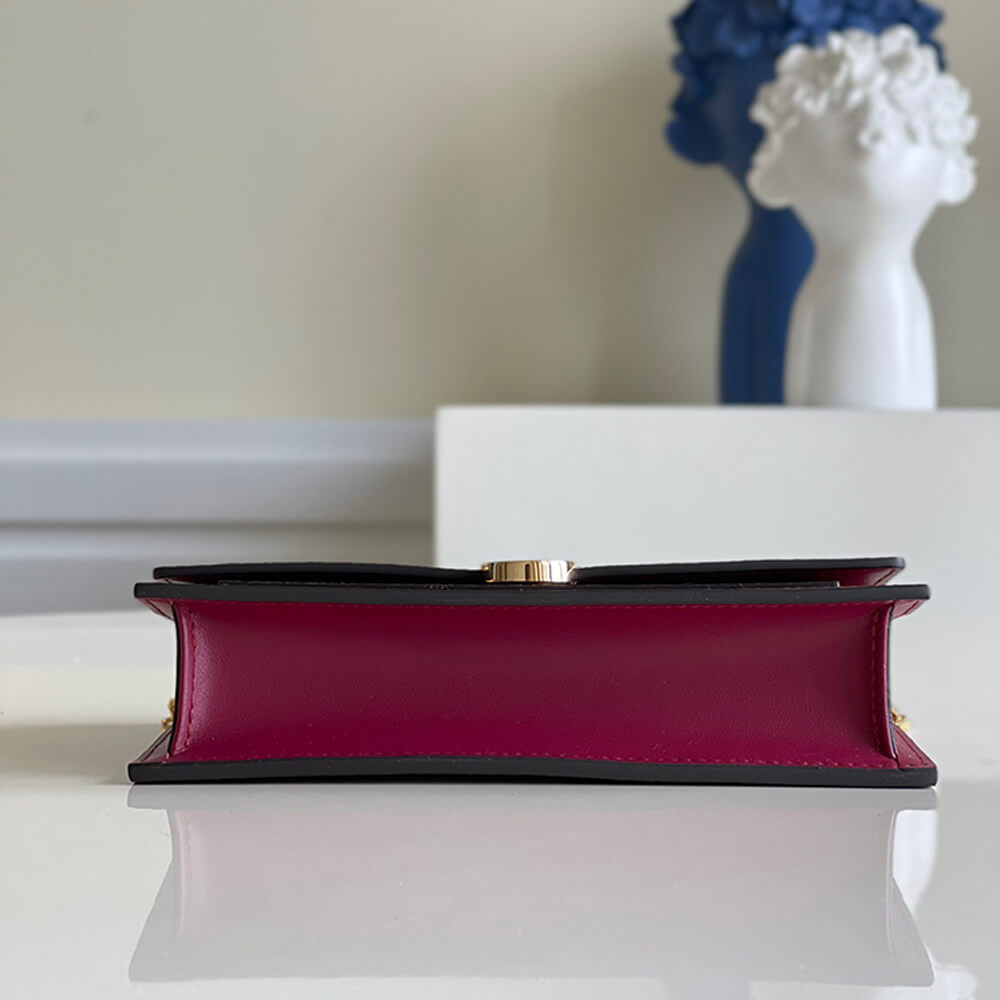 l**is V*t*n flore chain wallet