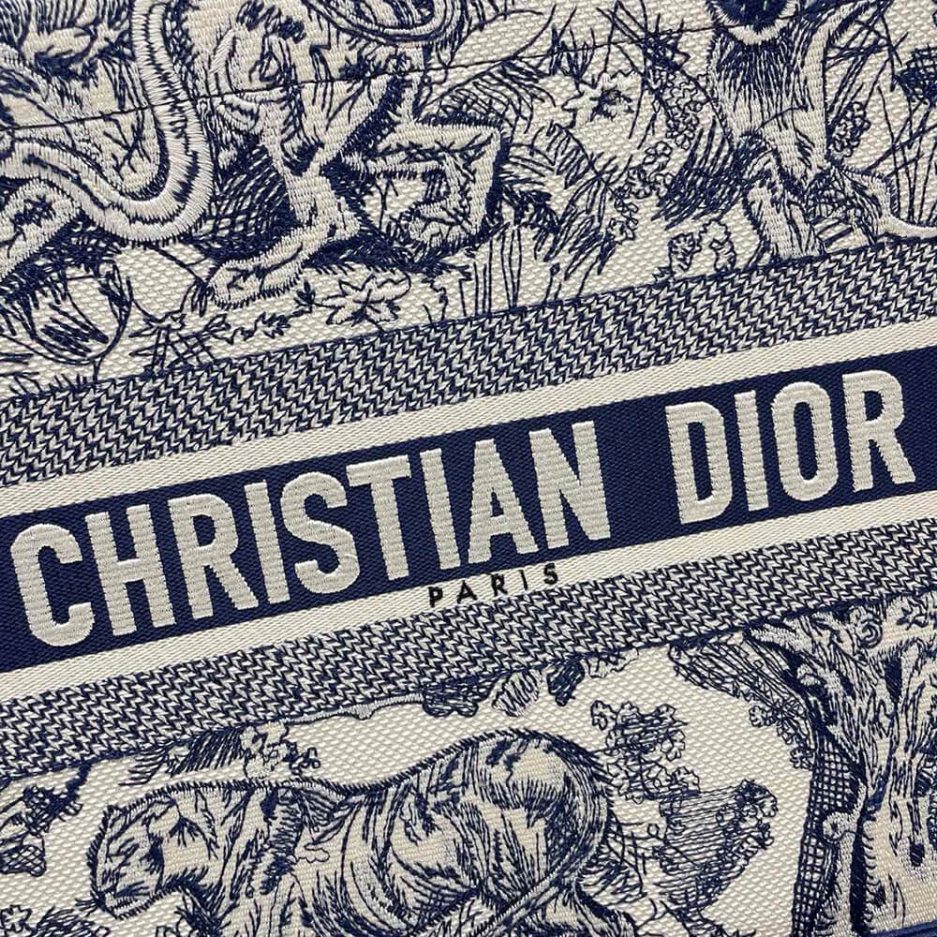 D*or medium D*or book tote