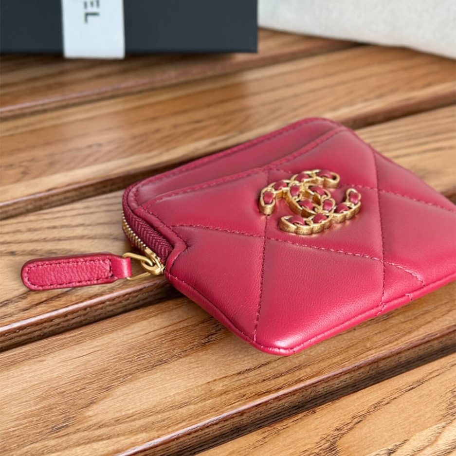 Ch*el 19 zipped coin purse