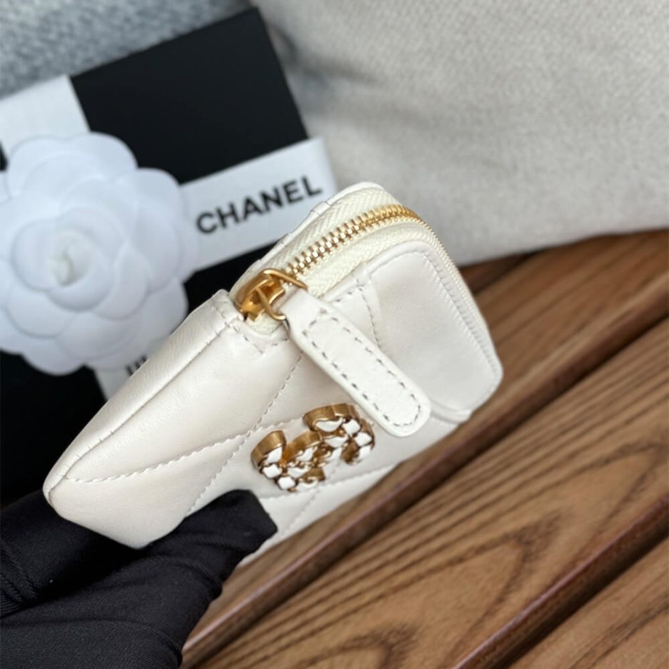 Ch*el 19 zipped coin purse