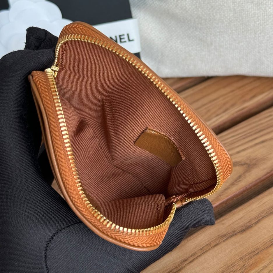 Ch*el 19 zipped coin purse